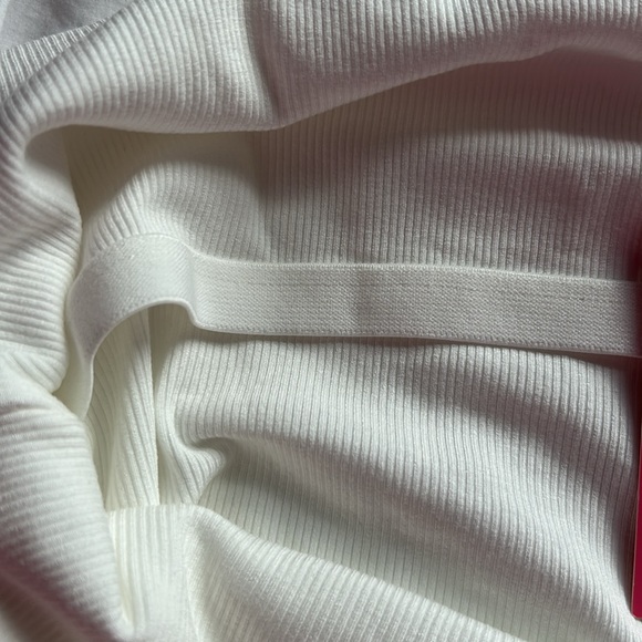 EDIKTED BRAND NEW TOP NEVER WORN - Picture 5 of 6